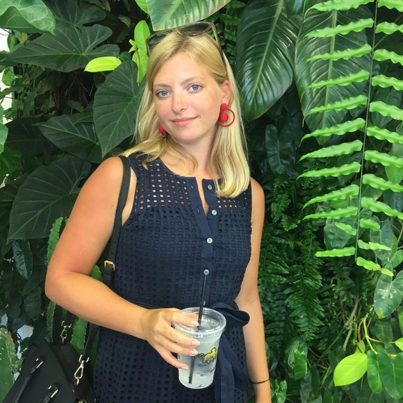 Meet your Posher, Lauren - Picture 4 of 8